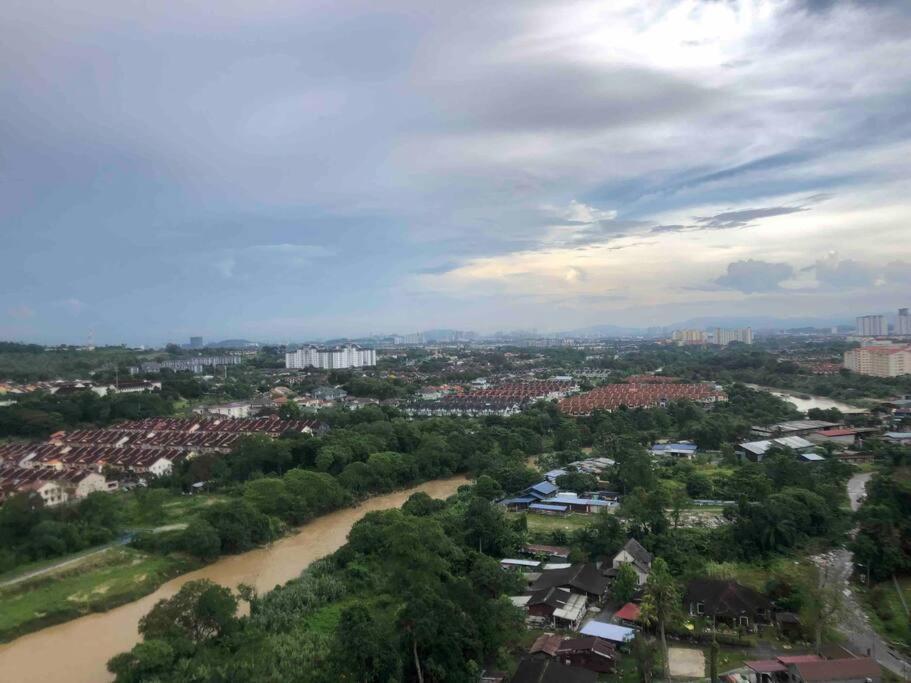 Mishal'S Homestay-Vista Bangi Studio Service Apartment Kajang Exterior photo